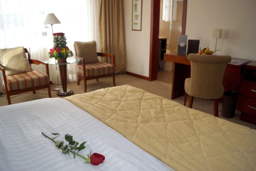 Hotel Stubel Suites & Cafe Quito Buitenkant foto